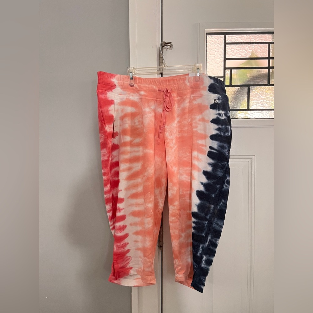 NWT TIE DYE CROPPED JOGGERS SZ 22/24